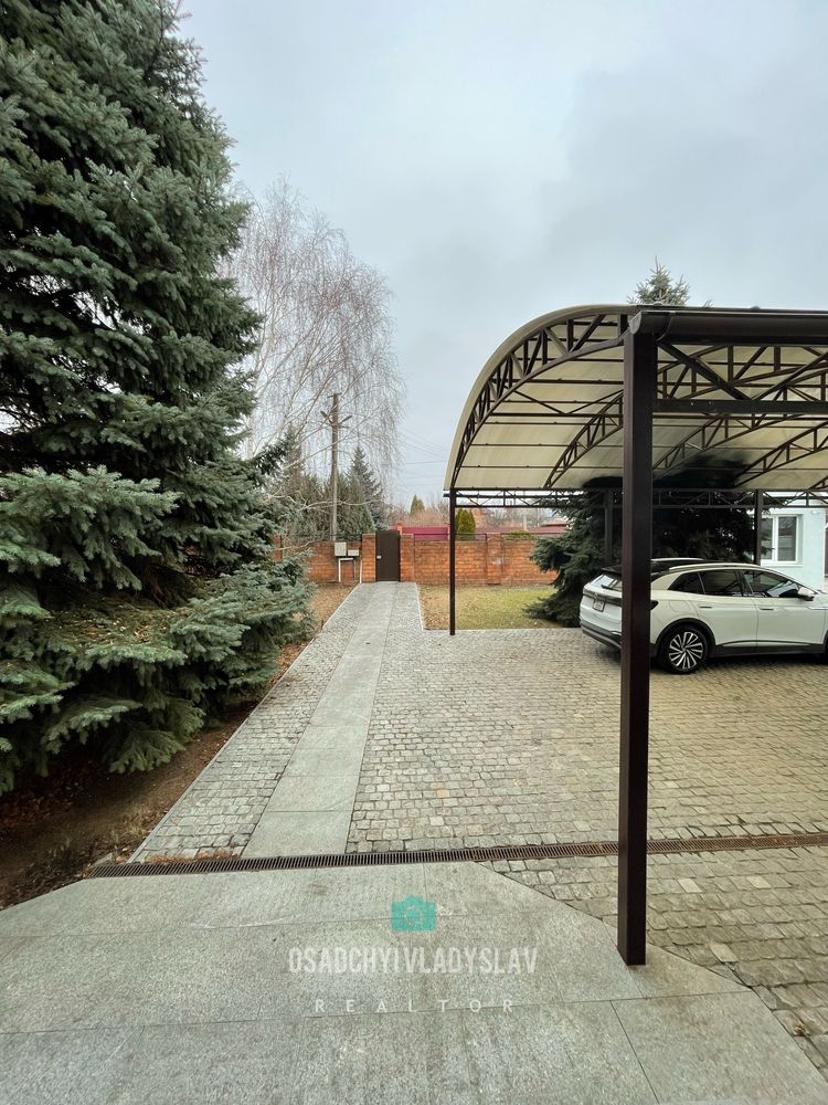 Розкішний будинок! Новоалександровка ( за АТБ) Кристальный