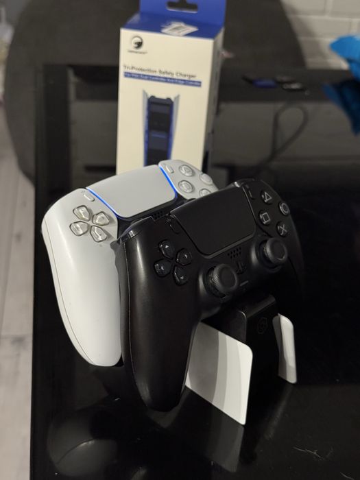 Зарядна станція для геймпада PlayStation 5 оригінал