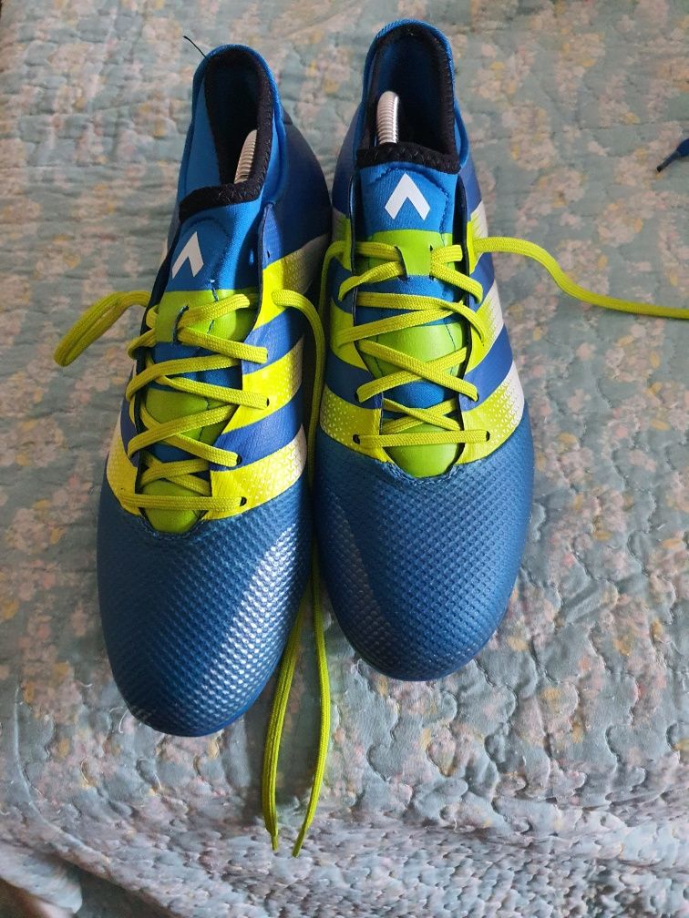 Vendo botas de Futebol
