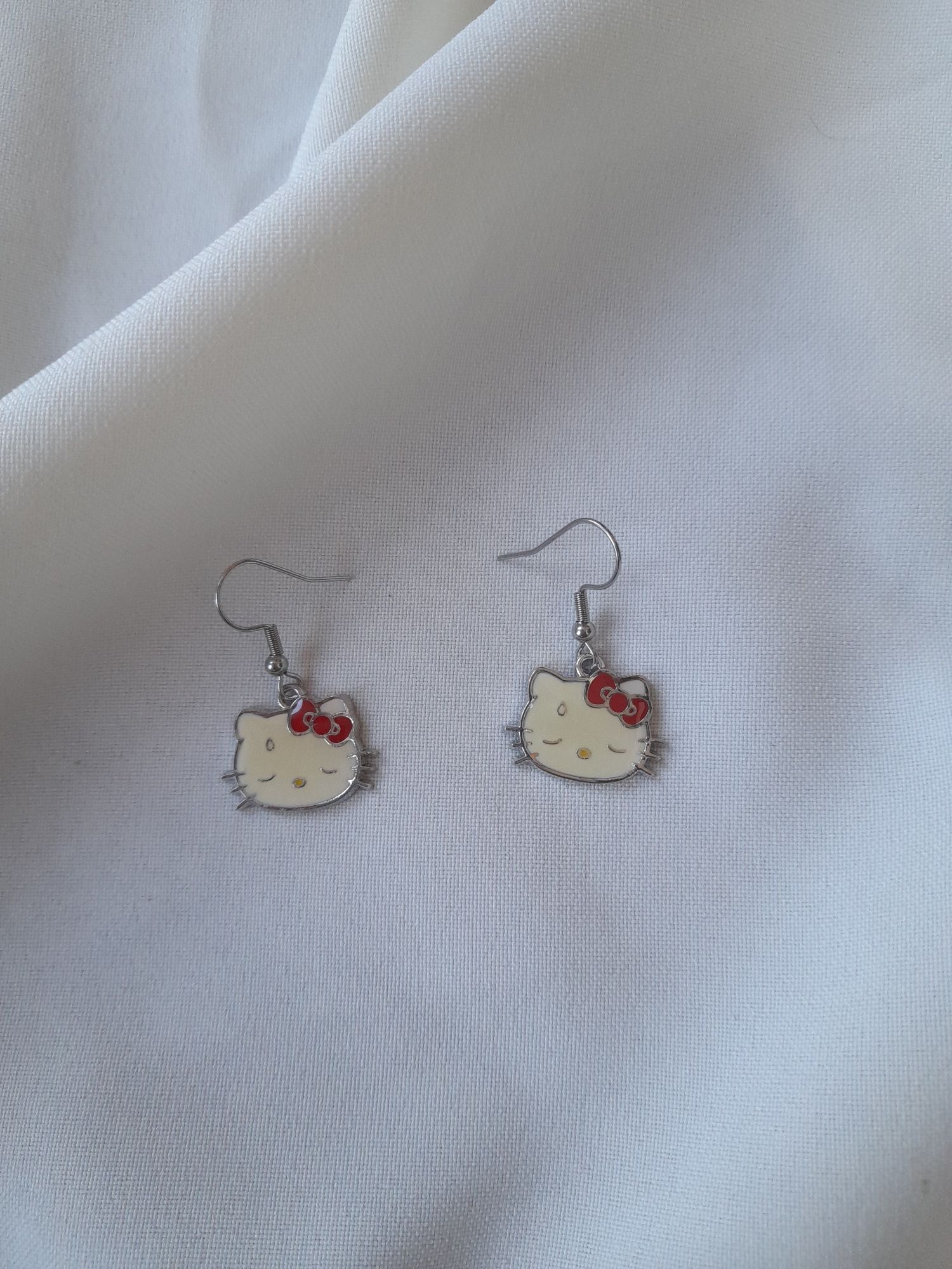 Brincos hello kitty