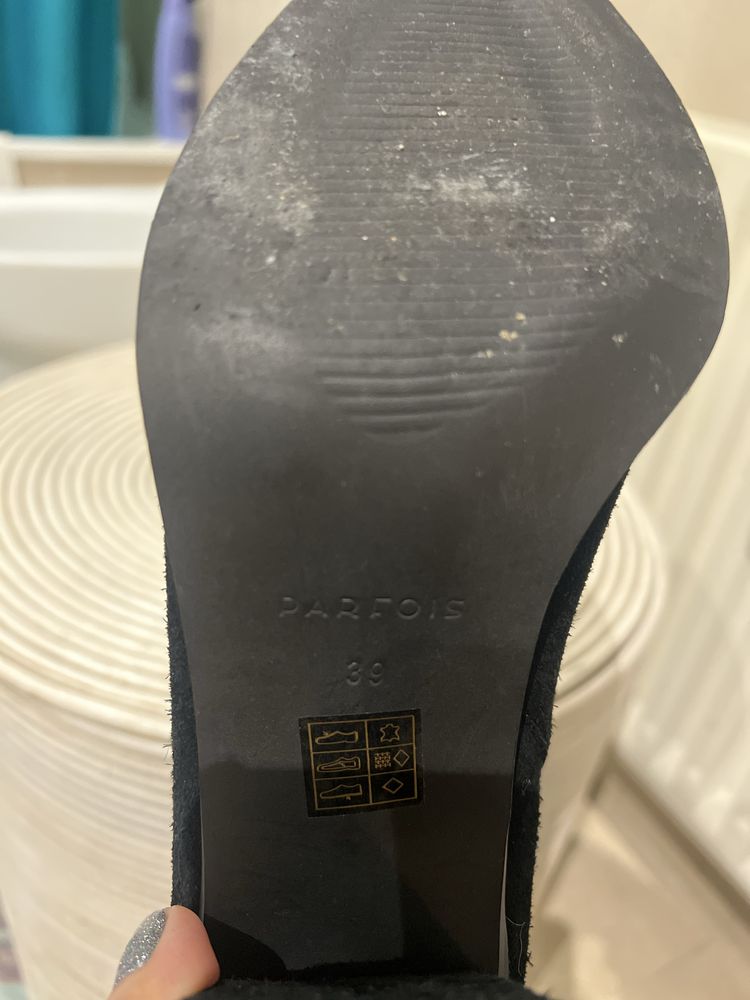 Botas Zara camurca pretas compensadas