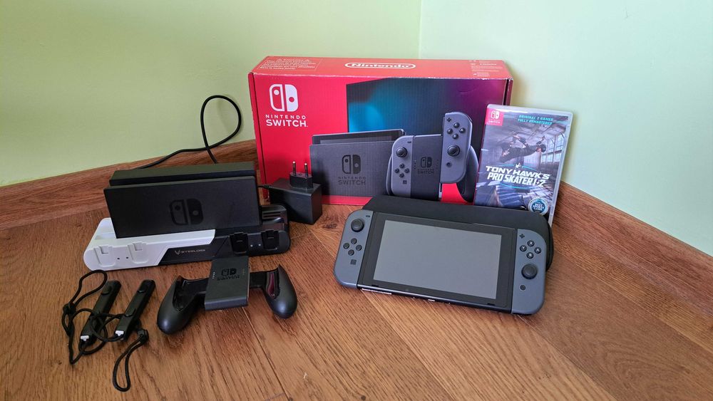 Nintendo Switch + Tony Hawk's Pro Skater 1+2