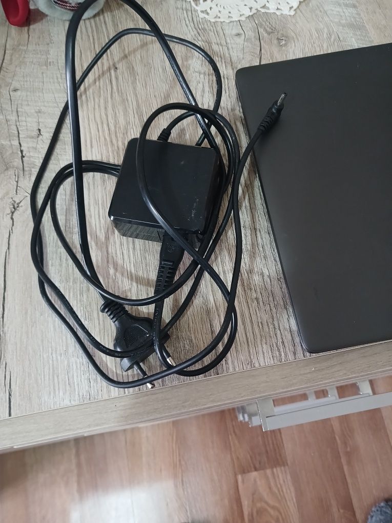 Продам ноутбук CHUWI на запчасти