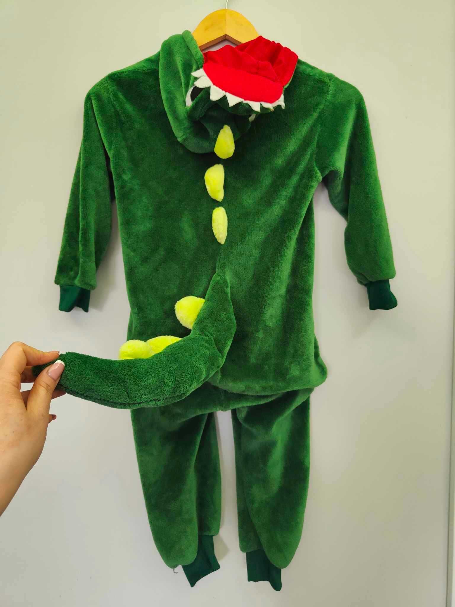 zielony krokodyl dinozaur przebranie kostium  strój 104 -110 cm