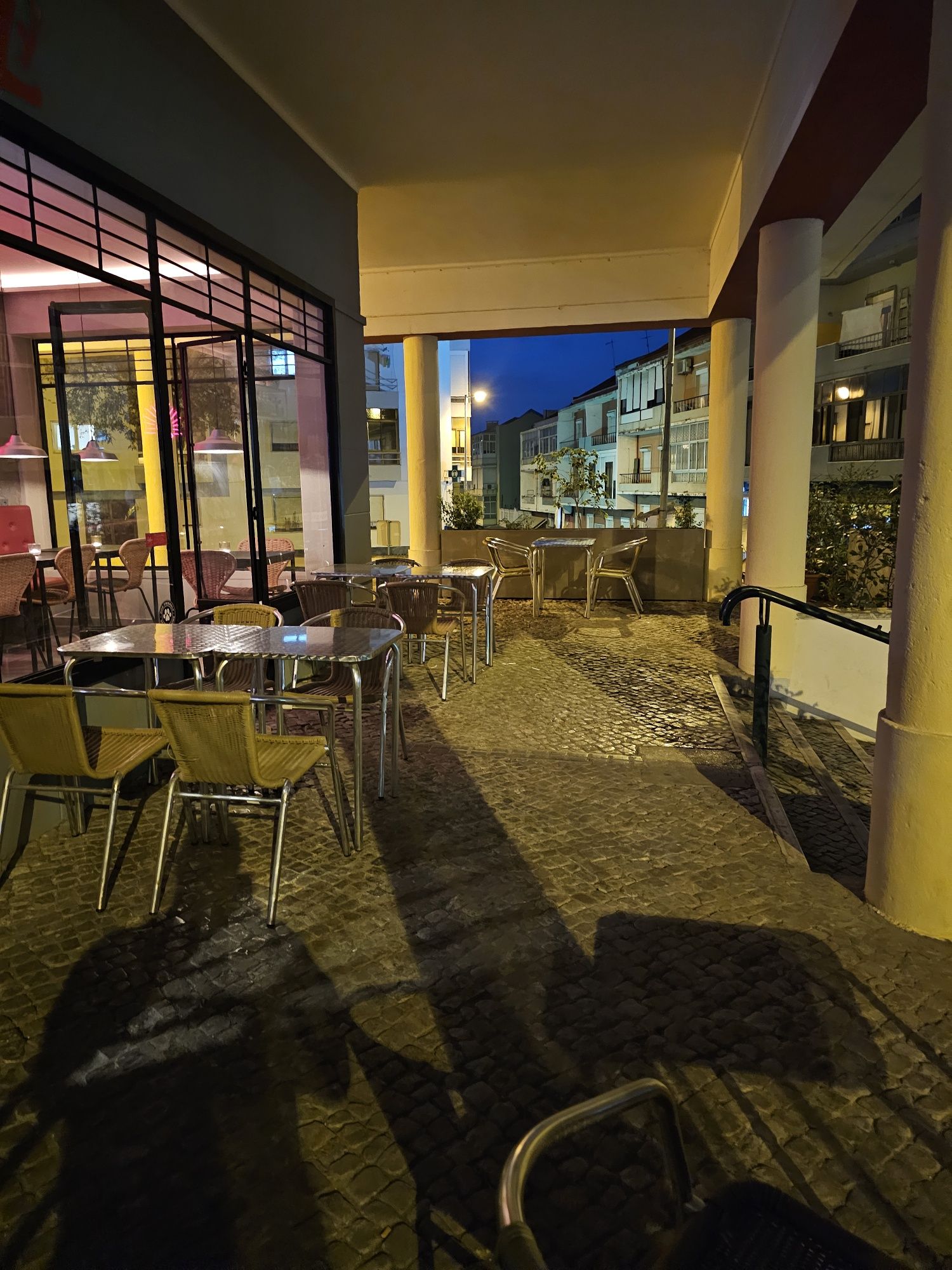 Trespasse Pizzaria remodelada em funcionamento