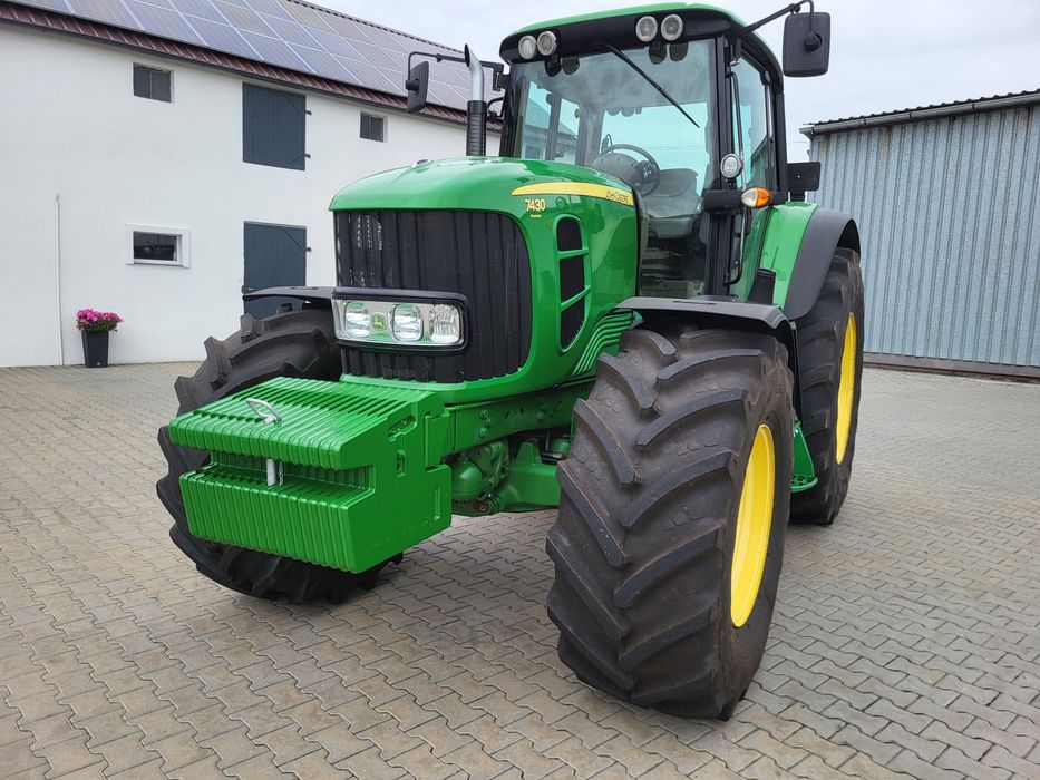 Ciągnik rolniczy John Deere model 7430 Premium