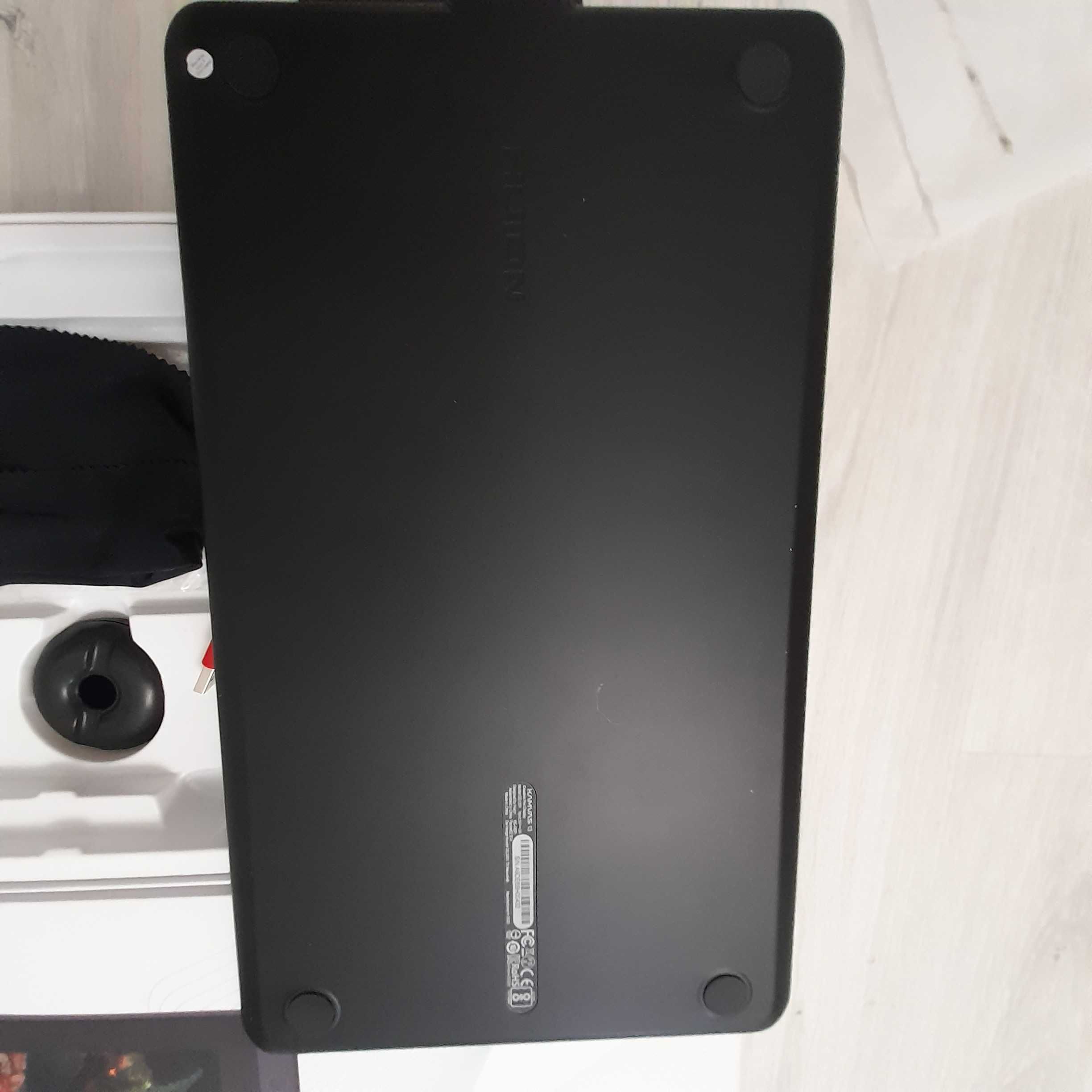 Tablet Graficzny Huion Kamvas 13 czarny