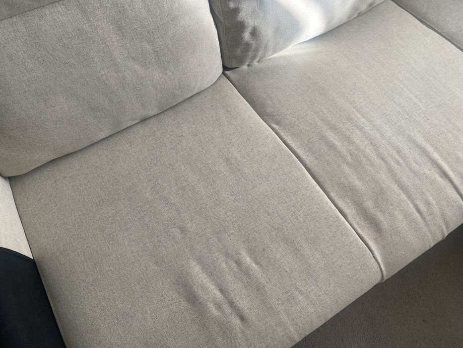 Sofá IKEA 3 lugares – Confortável, moderno e em ótimo estado!