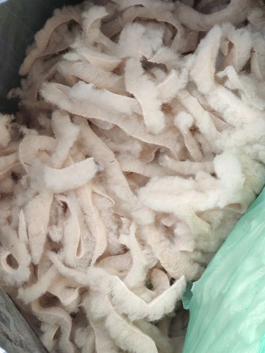 Обрезки шерстяного полотна