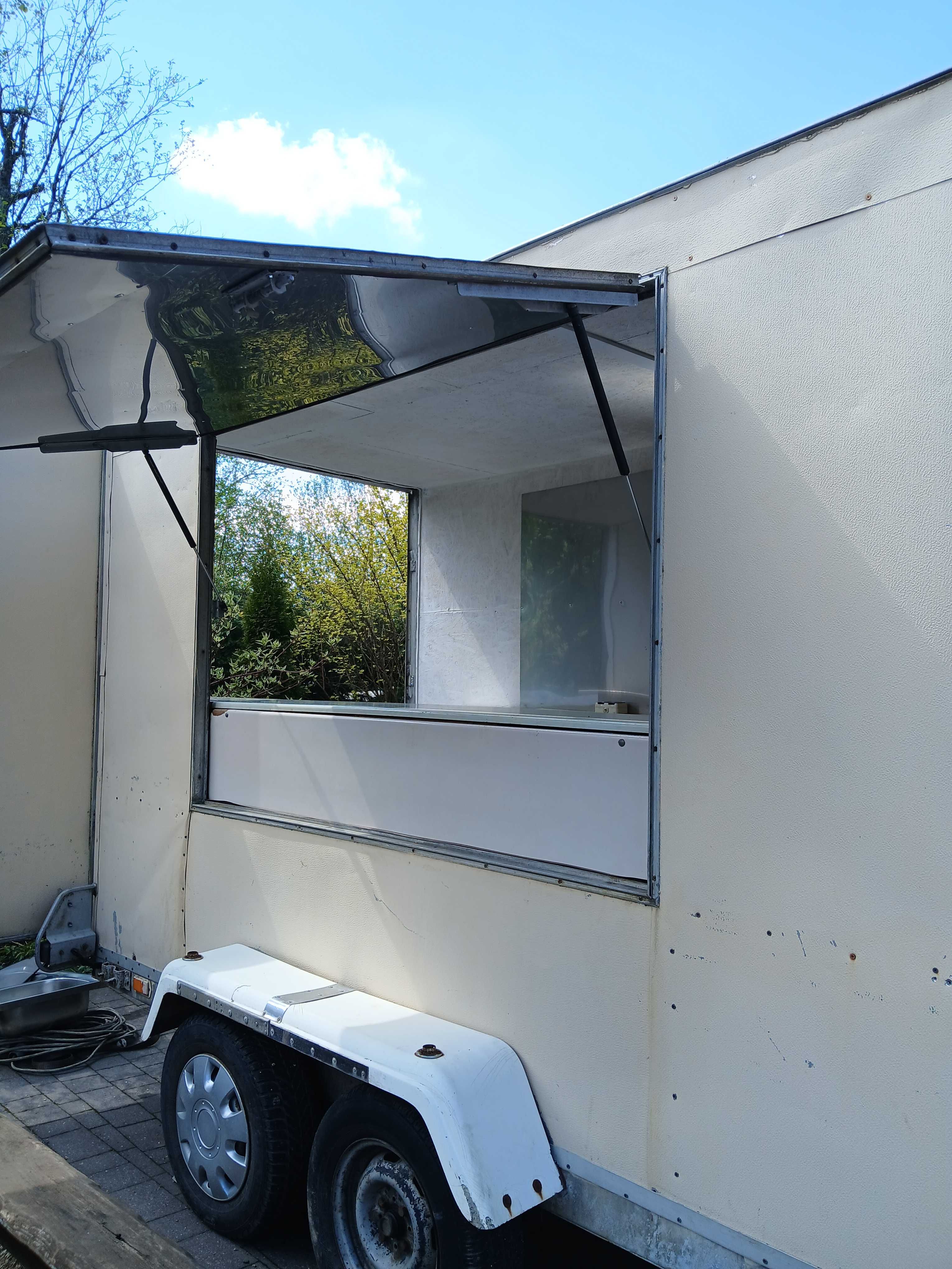 Przyczepa gastronomiczna foodtruck ,  160x310x195, po remoncie