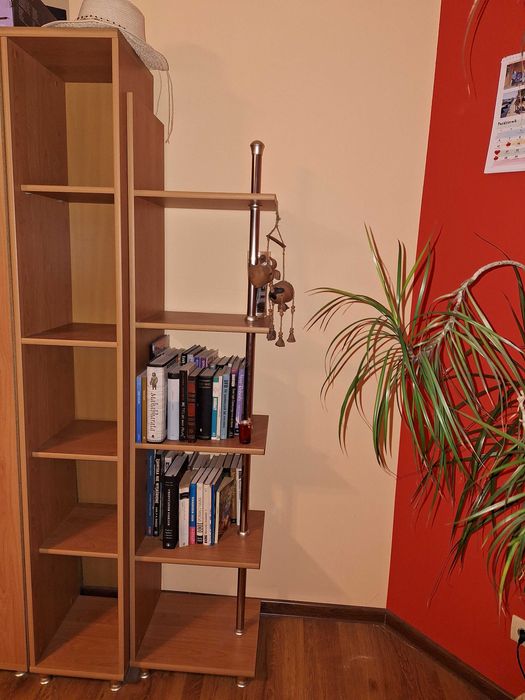Sprzedam regały na książki, ozdoby
