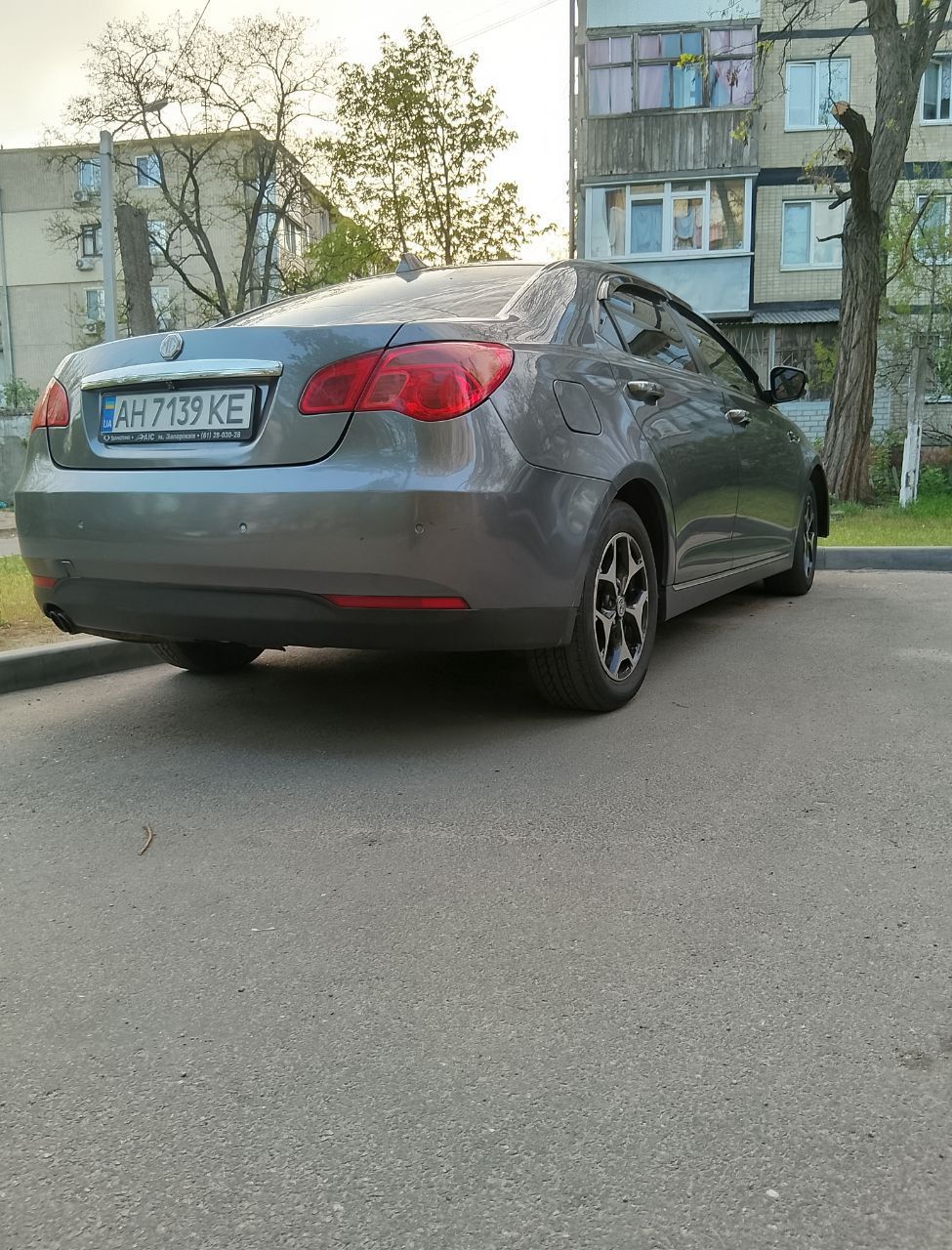 Продам MG 550 2011 бензин газ