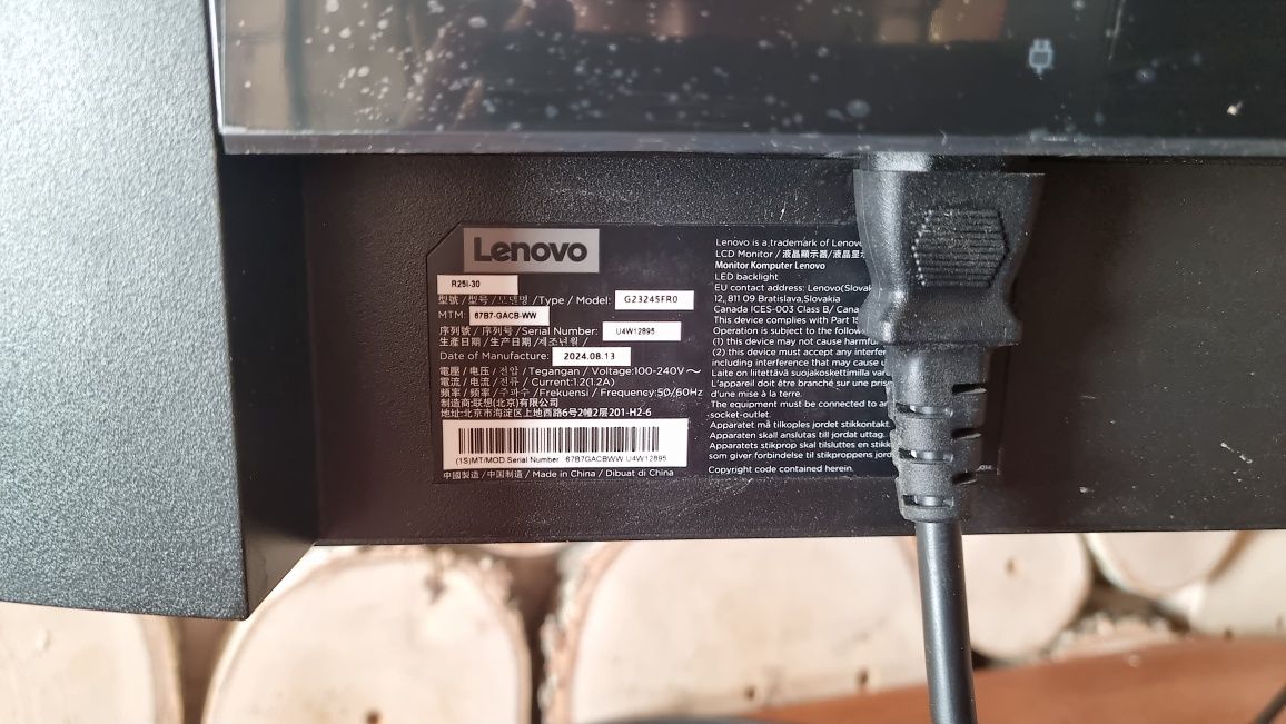 Ігровий монітор Lenovo legion