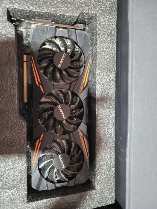 Видеокарта gtx 1080  gigabyte   8gb