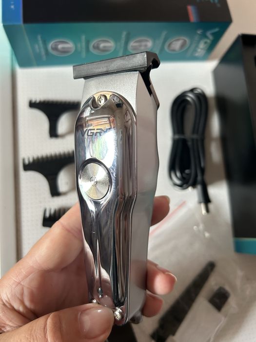 Продам машинку для стрижки волосся