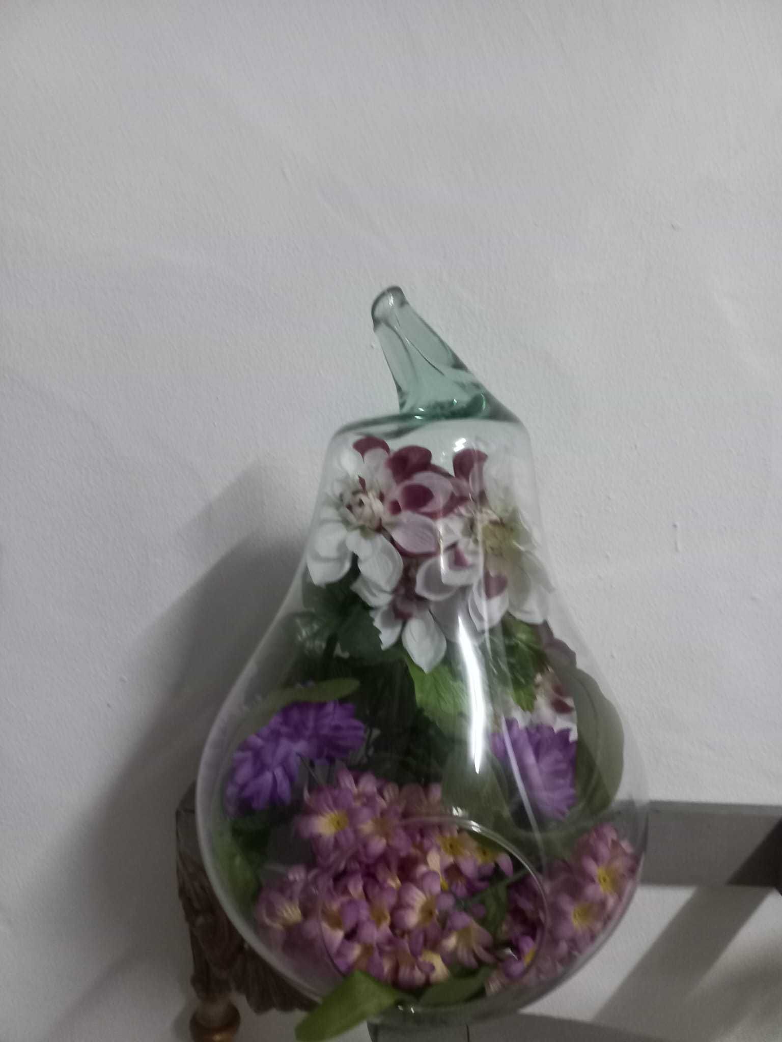 Pera decorativa com flores