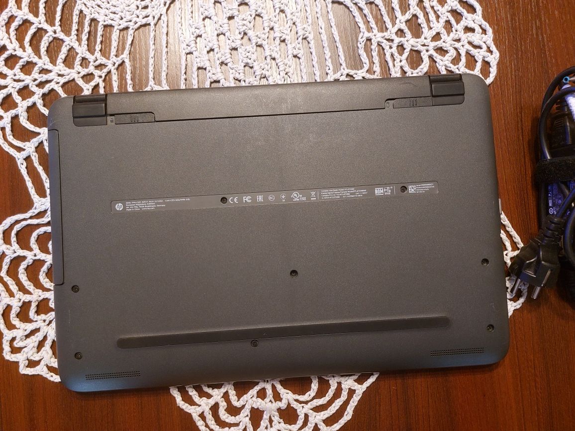 Laptop HP 250 G3 i3-4005U/4GB/500/DVD
