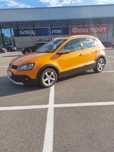 Volkswagen Cross Polo 2011 року помаранчевого кольору
