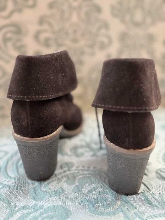 37 Zamszowe botki na obcasie brąz świetny fason - sznurowane trzewiki