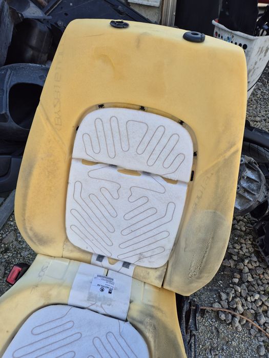 Mata grzewcza fotela skoda superb II gąbka stelaż zapinka pasa kierowc