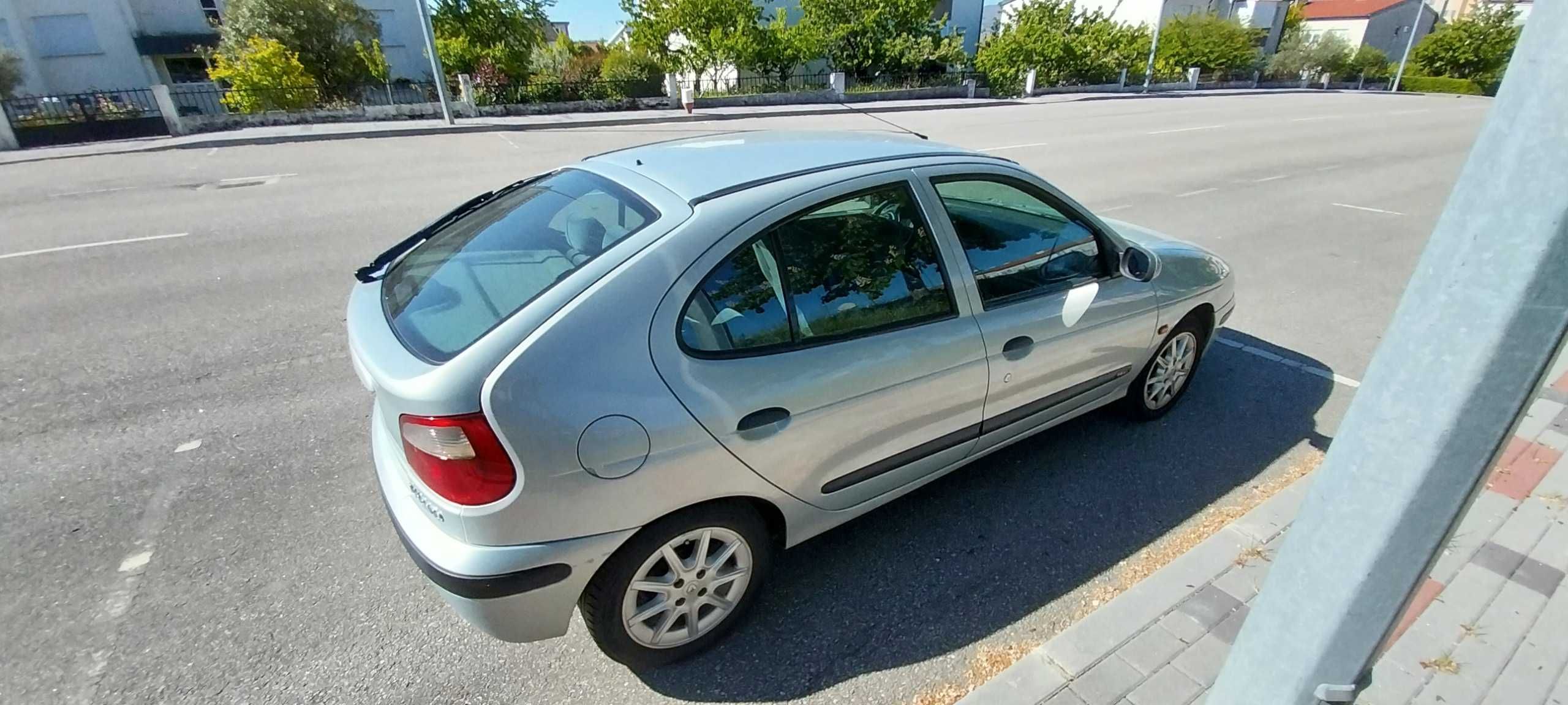 Renault Megane 1.4 16v  5 portas