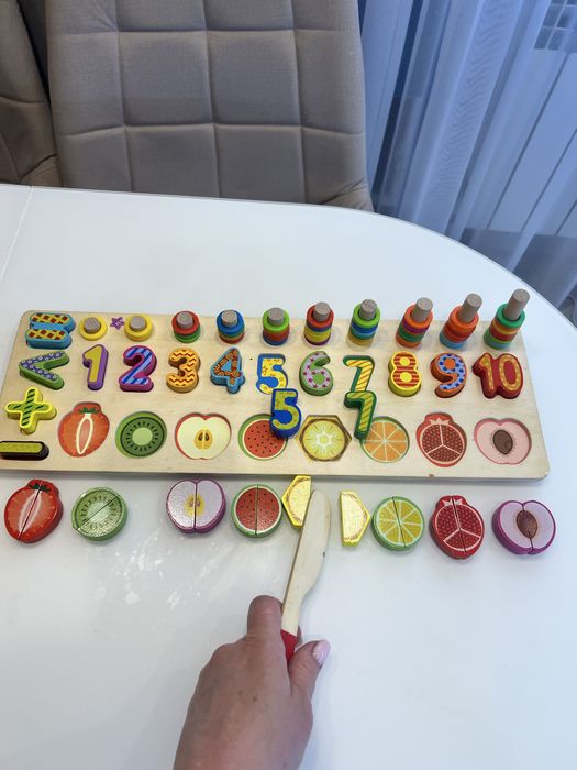 Дошка сортер Монтесорі цифри фрукти  кільця