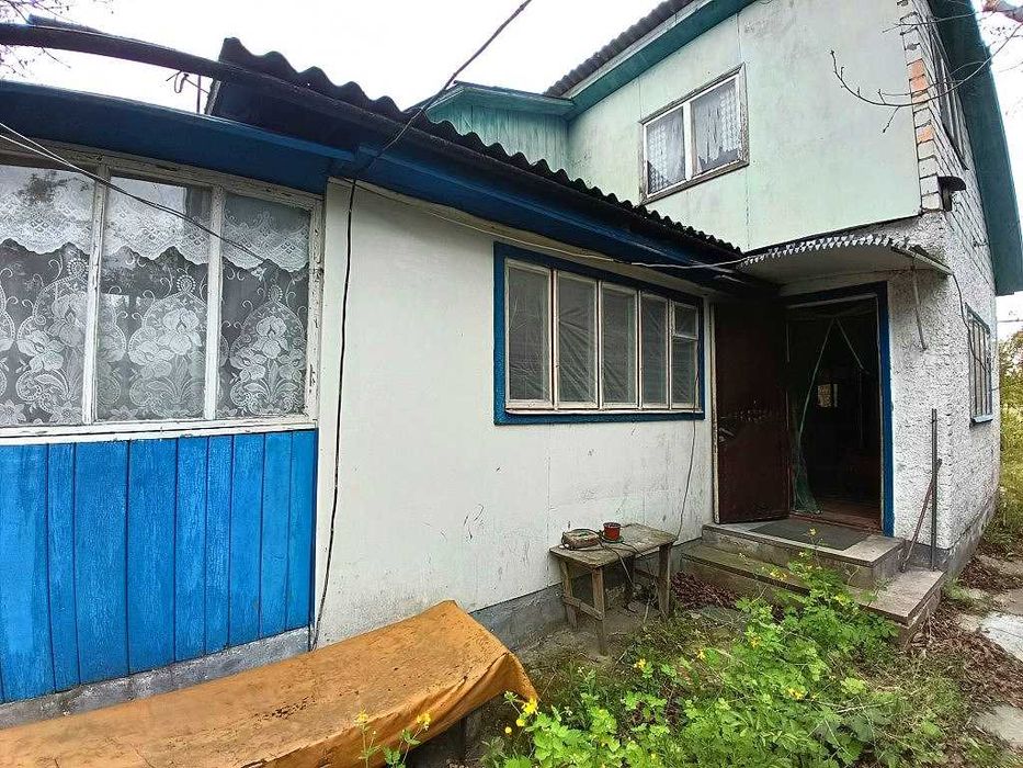 Продам жилий будинок з хозпобудовами та окремою банею в с.Ніжиловичі