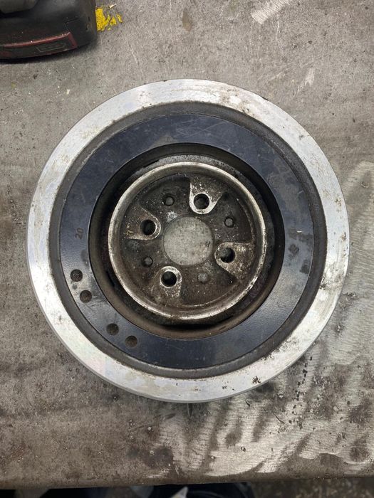 Koło pasowe silnika VW Volkswagen