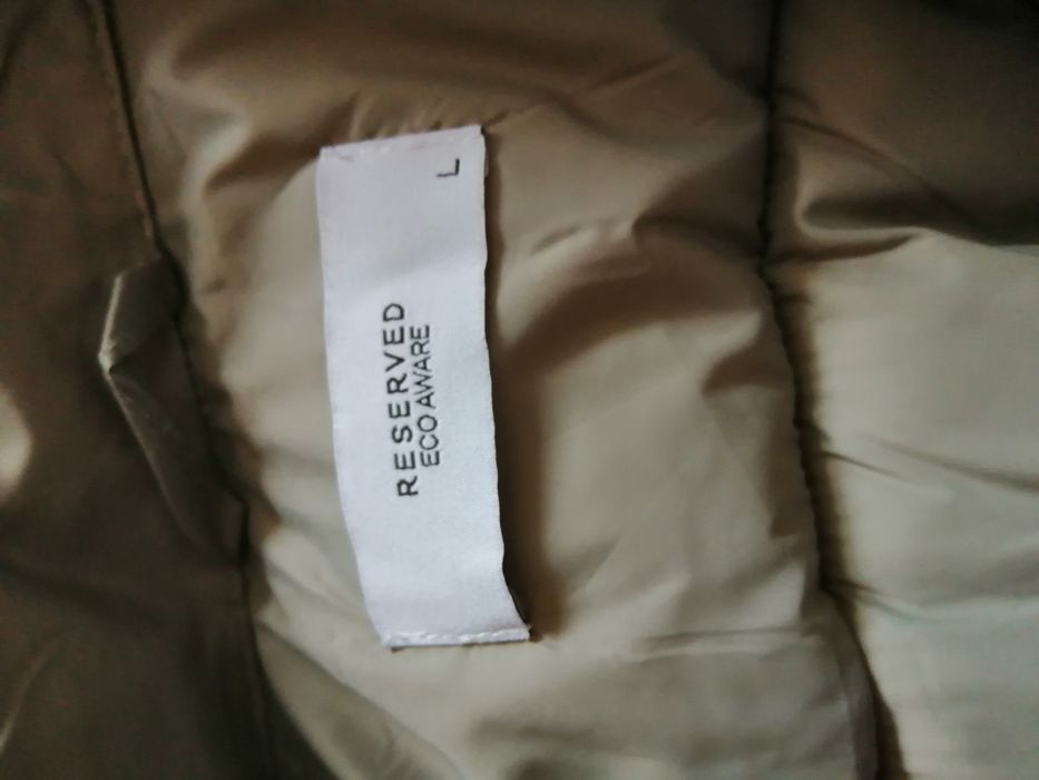 Kamizelka damska długa jasno oliwkowa Reserved