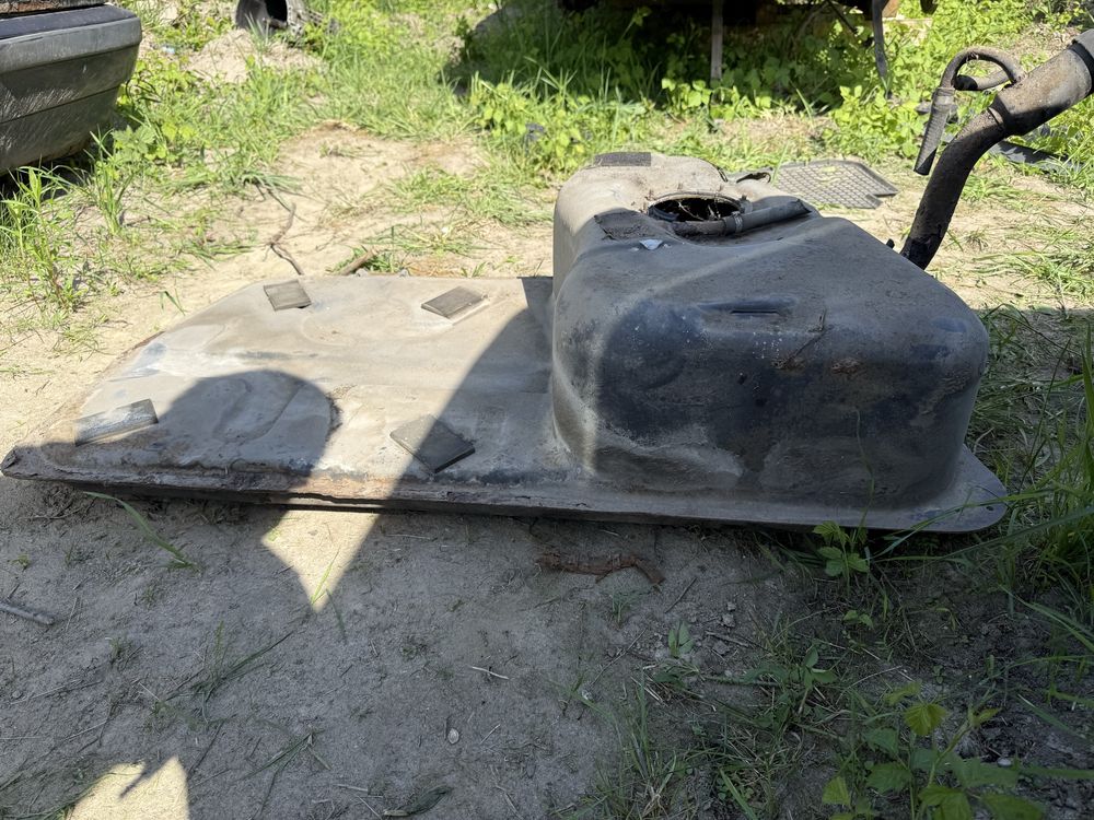 Idealny zbiornik paliwa BMW E34 bez rdzy jak nowy rarytas