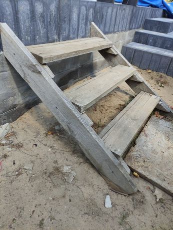 Schody budowlane trzystopniowe 3 stopnie drewniane