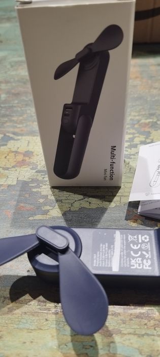 Mini wentylator ręczny z powerbankiem