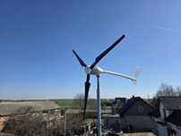Turbina wiatrowa Ista Breeze i-700 razem z masztem