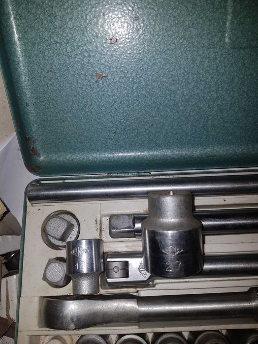 Професійний набір головок 16 предметів з полиці гаража