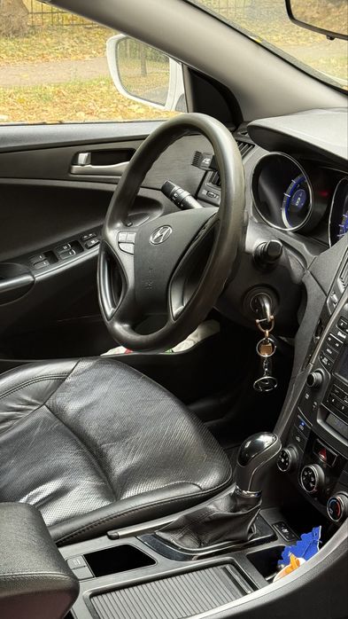 Hyundai Sonata 2013 2.0 л Газ
