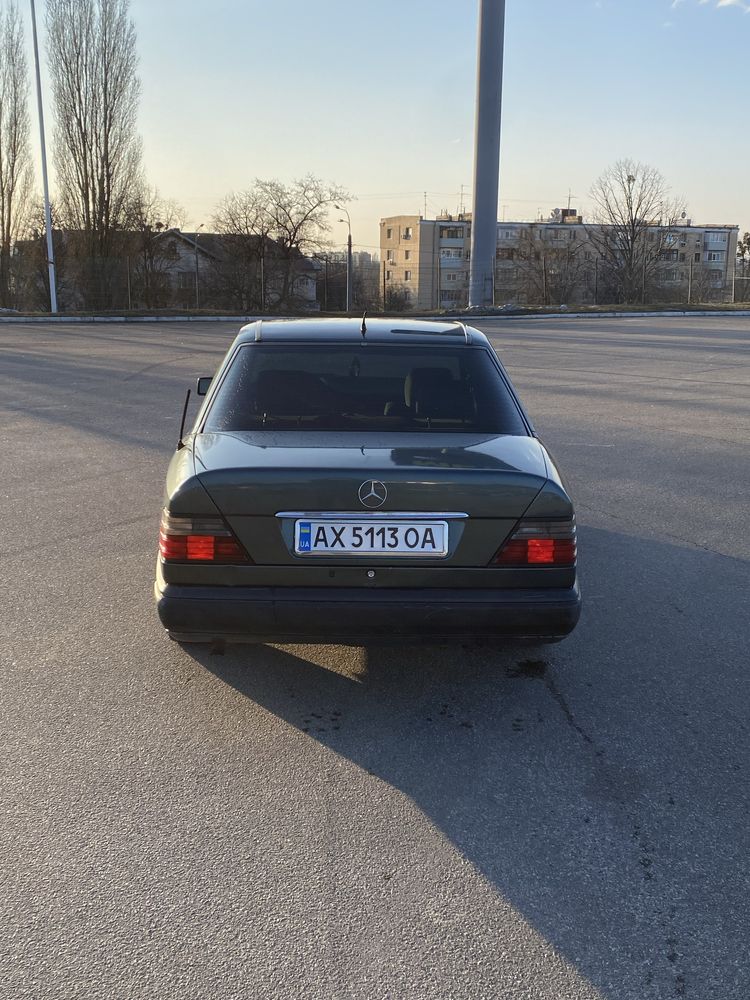 Mercedes w124. 2.0 дизель 1994г