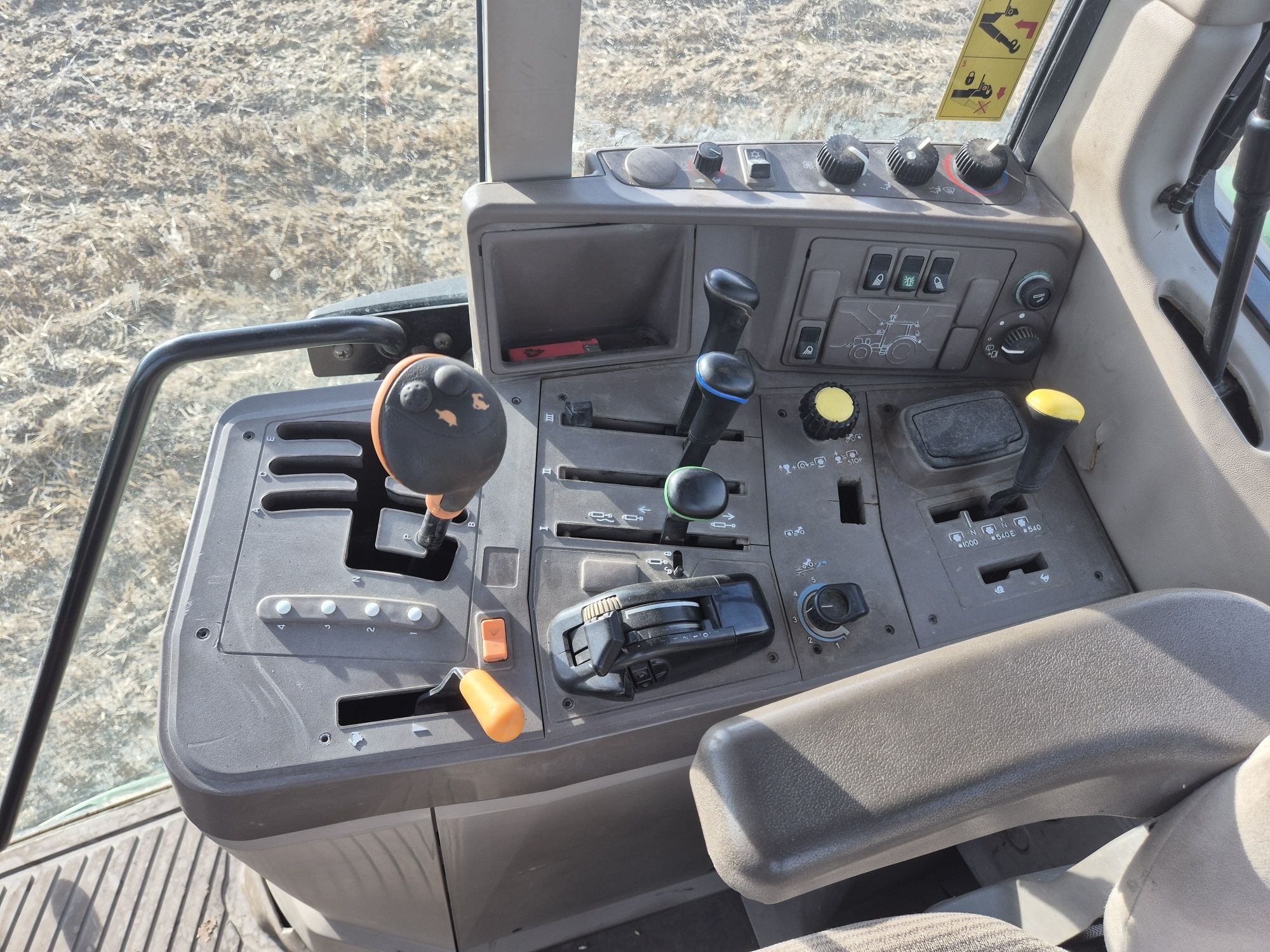 John  Deere  6830