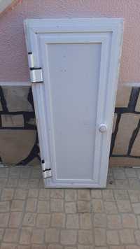 Vendo porta em aluminio,com aro,para  arrumação .aluminio branco