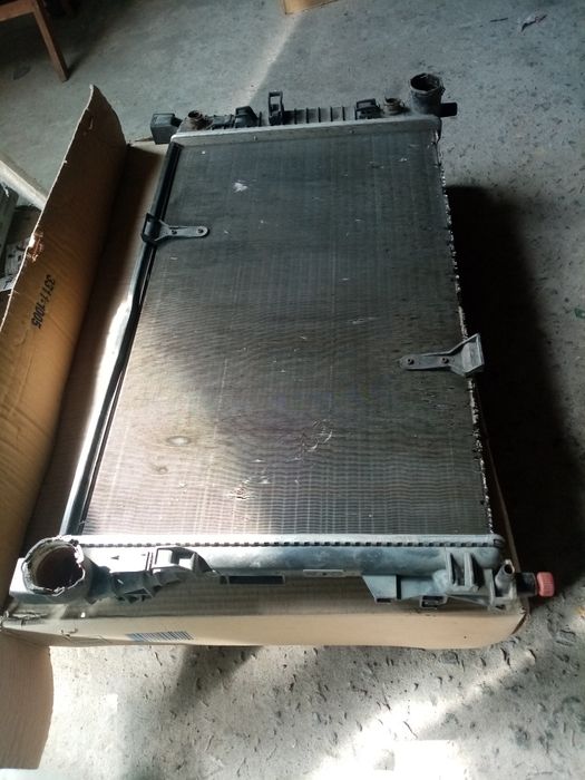 Радиатор на Mercedes w203