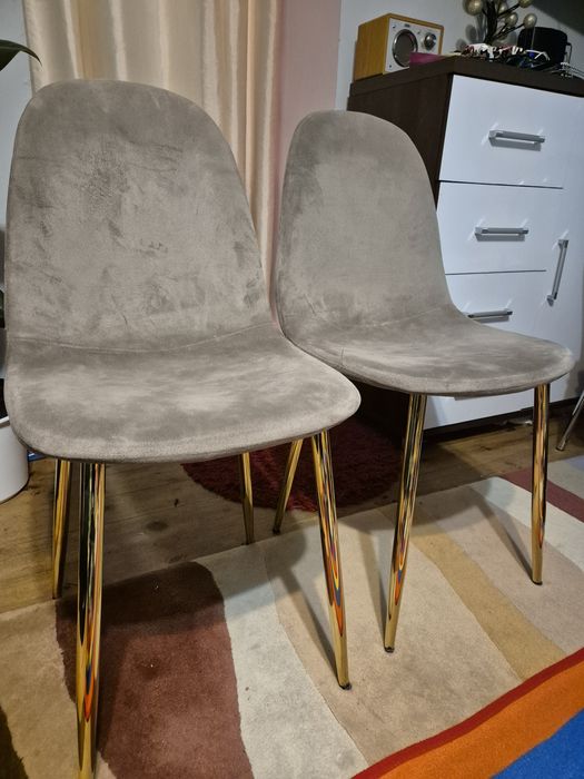 Witam sprzedam 2 krzesełka Walensija w idealnym stanie wprawie nowe