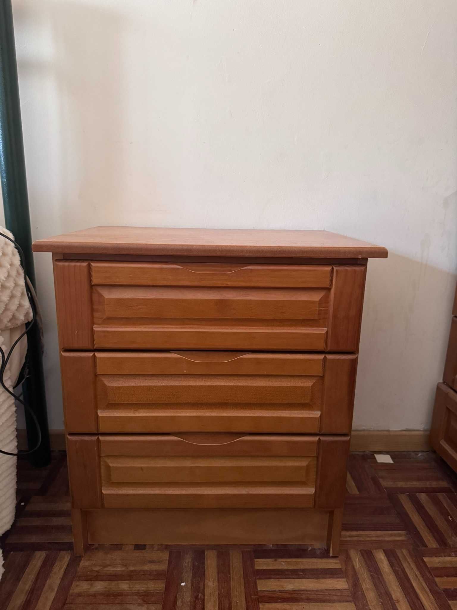 mesa de cabeceira em MDF (x2)