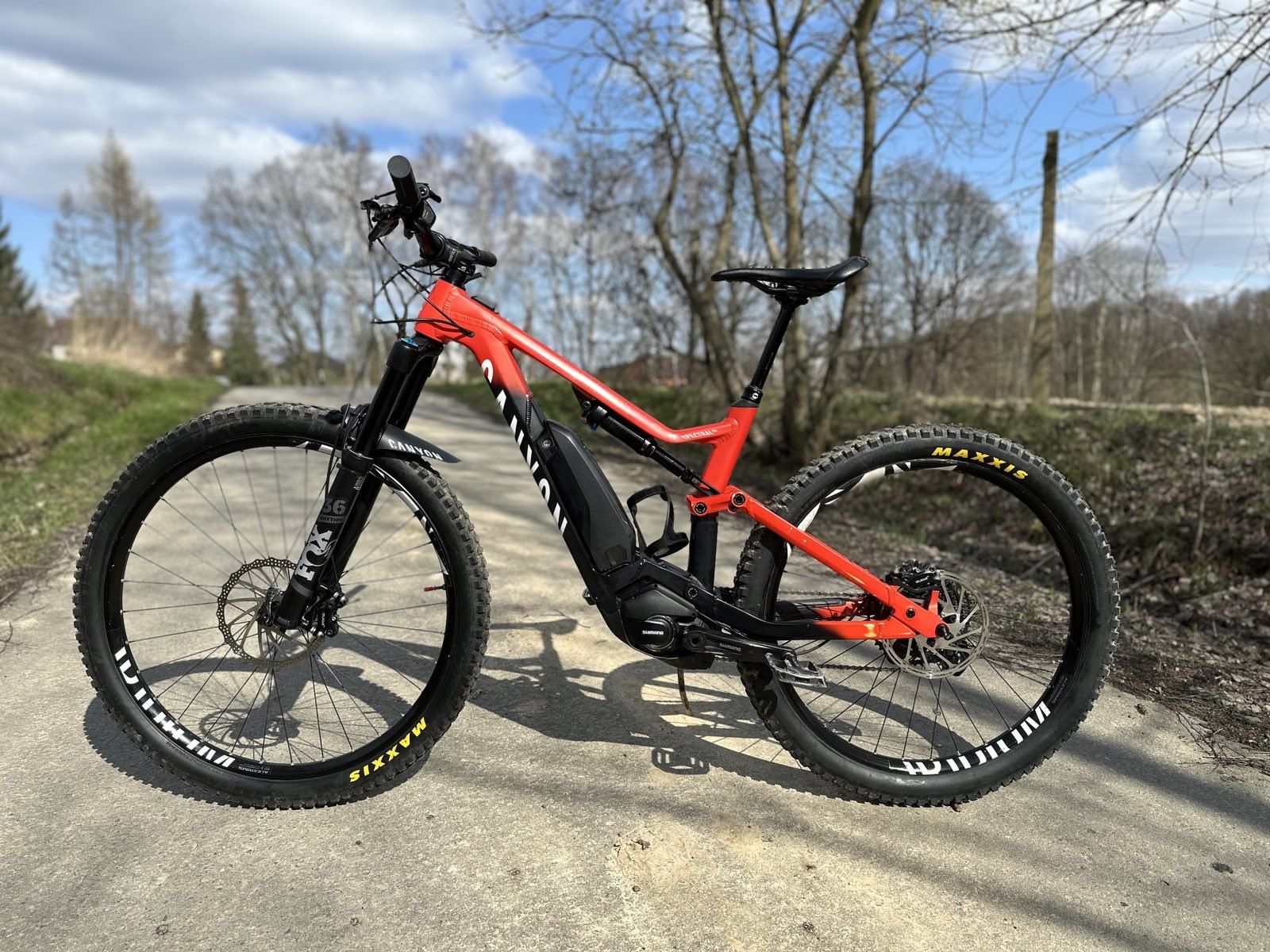 Canyon Spectral on ebike rower elektryczny enduro