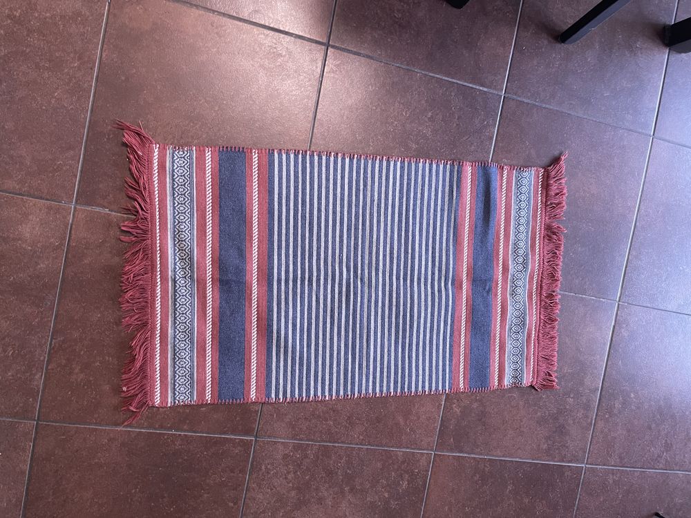 Wymiana dywanik bawełniany na podłogą