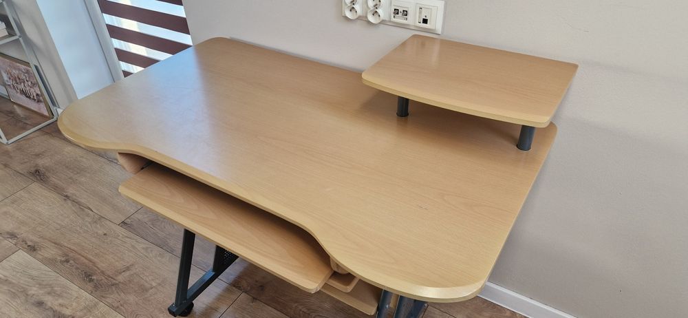 Biurko do komputera szkolne