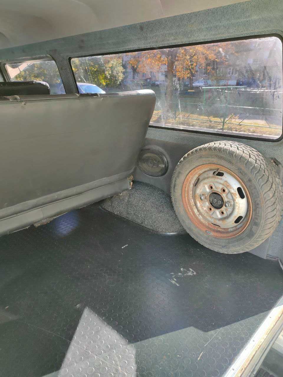 Продаж Mazda E 2000, газ/бензин