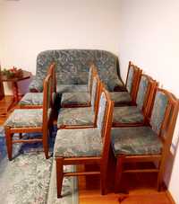 Komplet: sofa/kanapa rozkładana, drewniane krzesła 8 szt., dywan