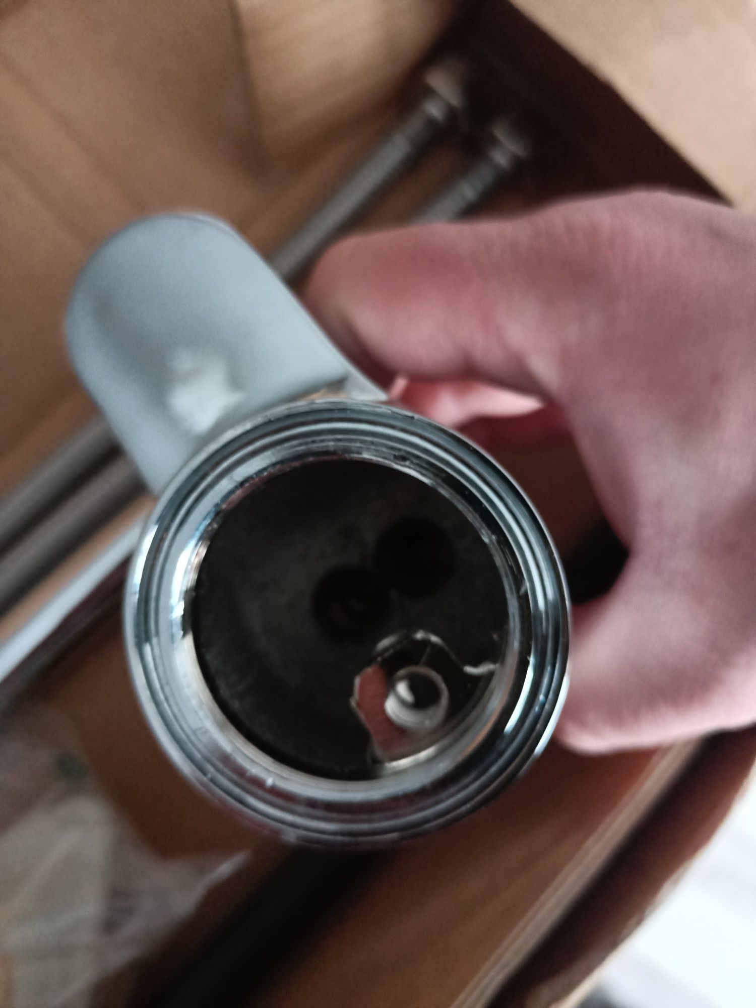 Bateria umywalkowa do profesjonalnych kuchni
