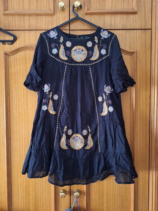 Vestido Curto / Túnica Preto Bordado T: L Sfera Collection