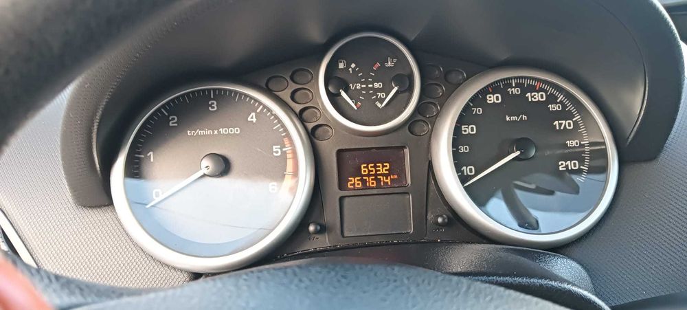 PEUGEOT 207 Ótimo estado - DEZ 2011