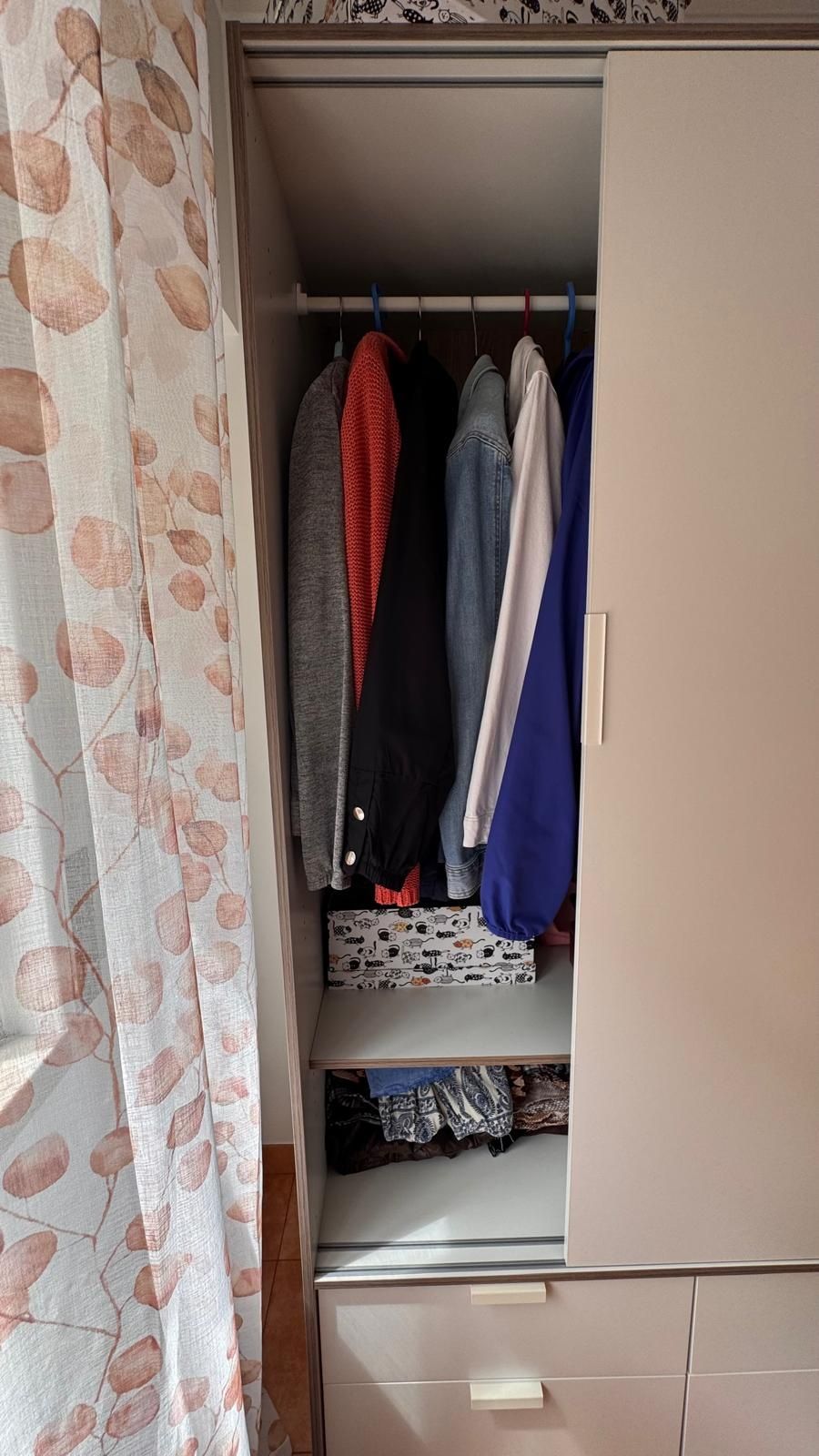 Vendo Roupeiro usado